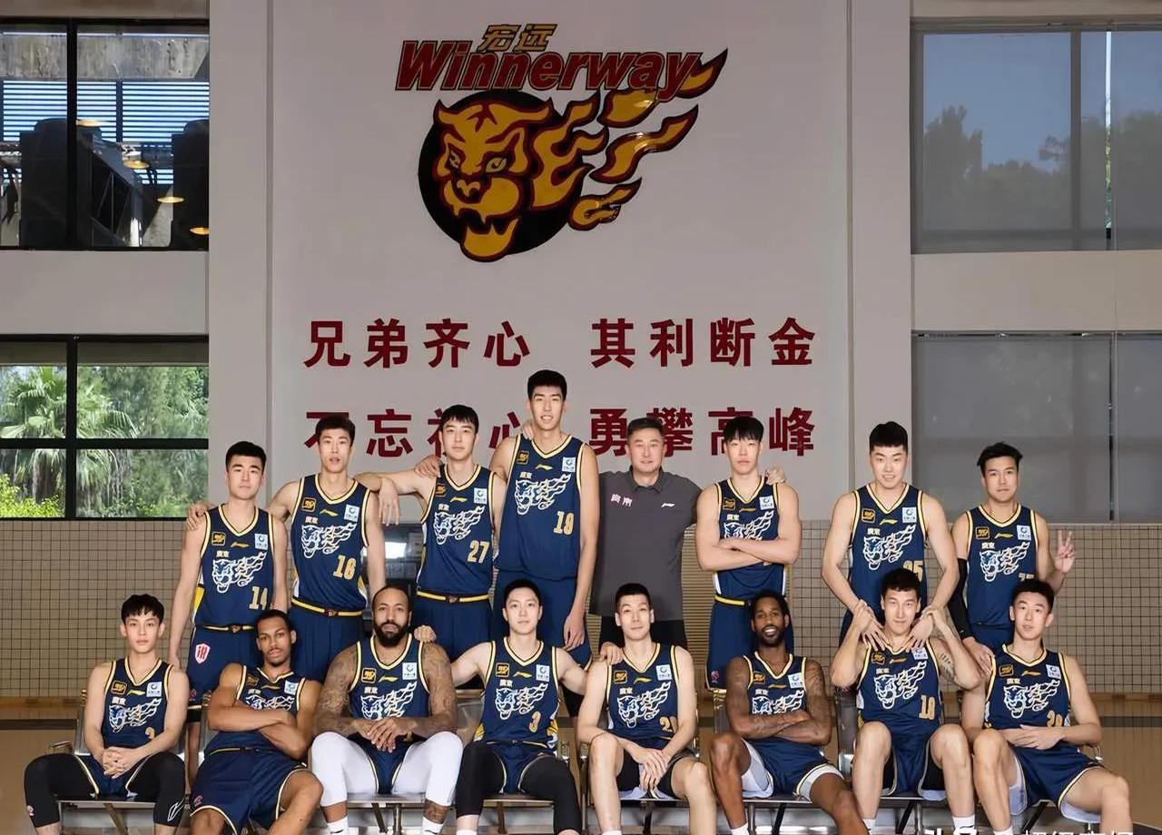 迎来激烈角逐，各路球队齐聚比拼实力的简单介绍