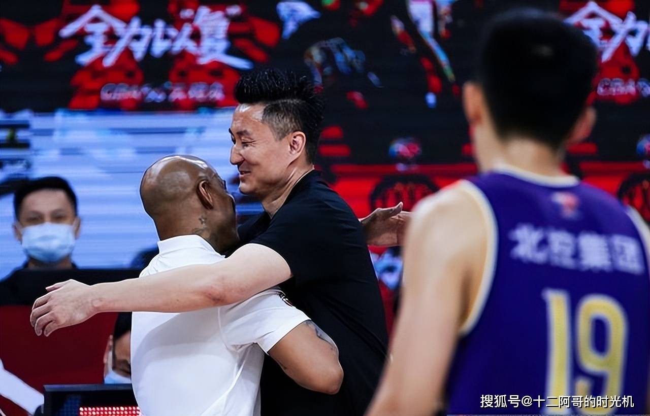 杨瀚森对比NBA和CBA身体对抗：这边比较文明
