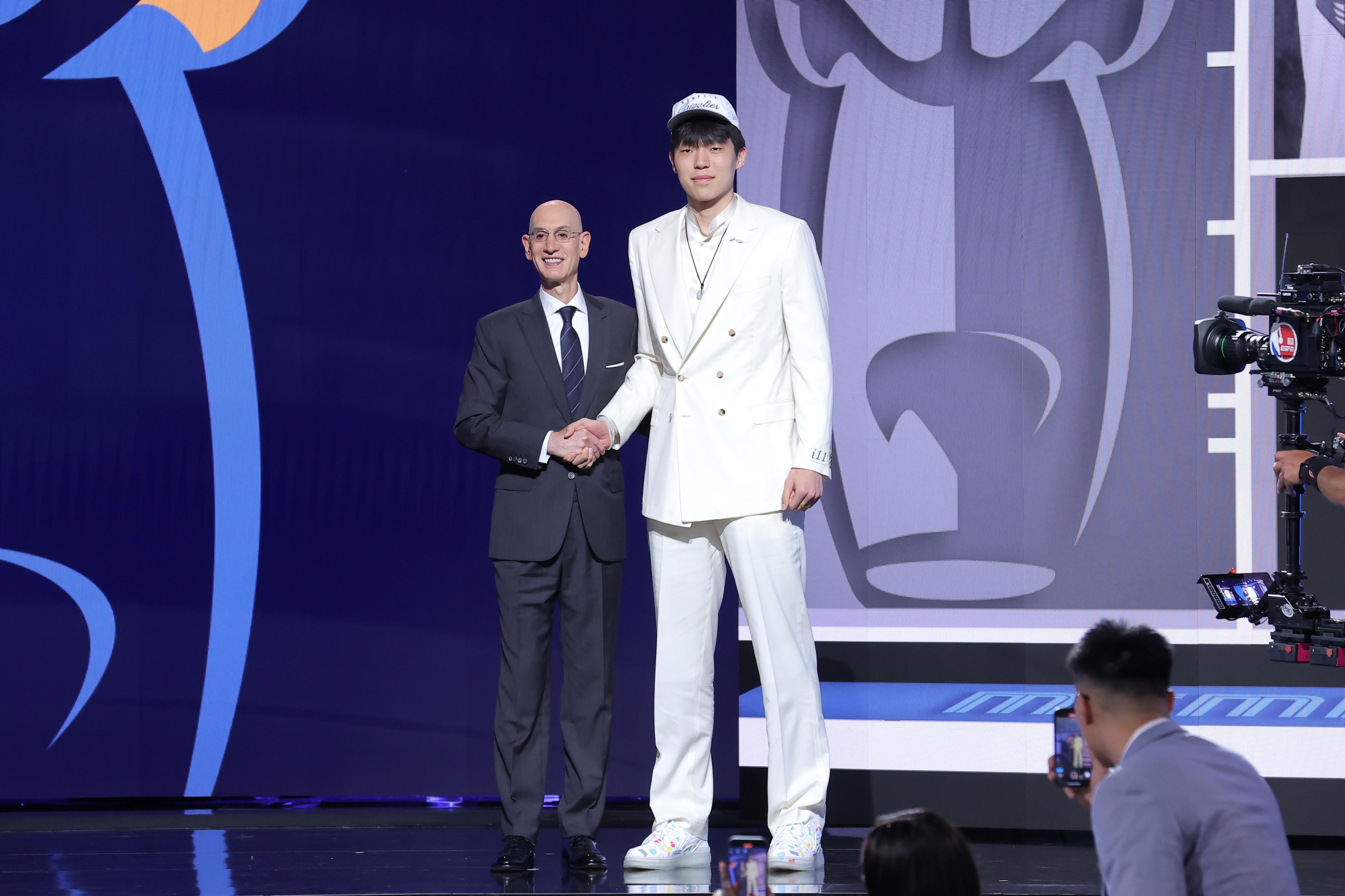 包含6.22，就在刚刚，NBA传来杨瀚森、快船队、总决赛的最新消息的词条