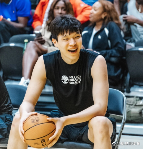 包含中国男篮将去西班牙拉练杨瀚森打夏联曾凡博康复的词条